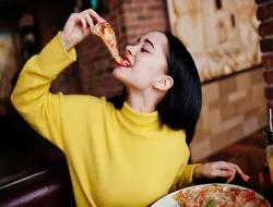 Authentic 3-Course Food & Wine Tasting Experience in Naples
